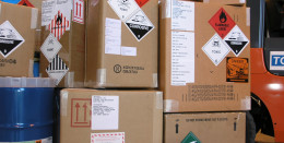 Dozen-met-gevaarlijke-stoffen.jpg